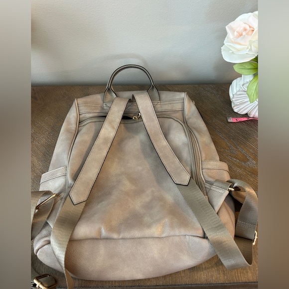 Cluci Women's taupe leather fashion anti-theft Backpack - Picture 2 of 8